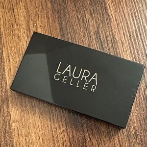 Laura Geller Elegant Black Compact